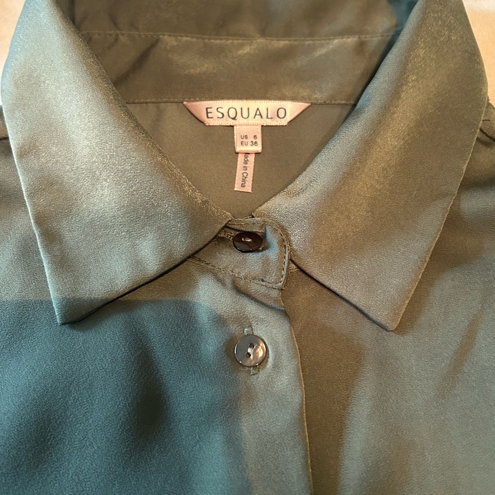 Women’s olive green blouse - Picture 3 of 6